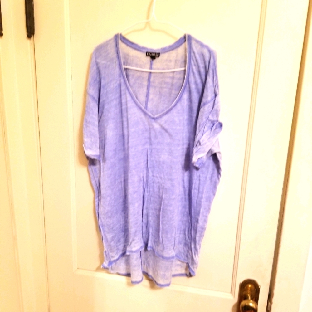 Loose V-Neck Faded Tee